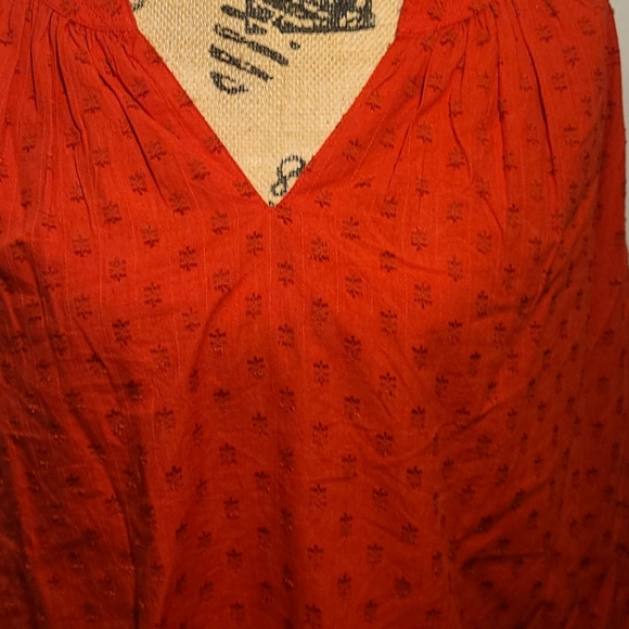 Red blouse - Picture 2 of 6